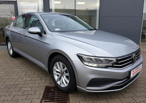 Volkswagen Passat cena 82900 przebieg: 92087, rok produkcji 2020 z Warszawa małe 301